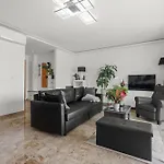 Cannes Beach Access, Private Room In Shared 3-Bedroom Apartment, Private Bathroom, Living Room With Sea View Suite Parentale Salle De Bain Privee Acces Plages & Vue Mer Du Salon Dans Appartement Partage Chez L\'Habitant