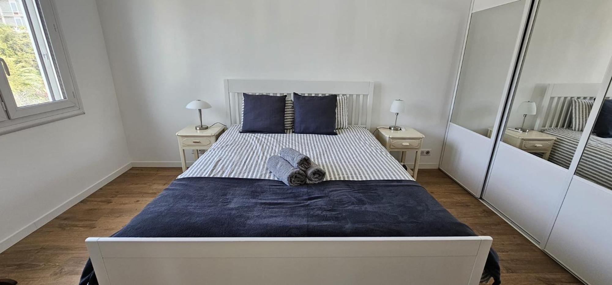 Access, Private In Shared 3-bedroom Apartment, Private Bathroom, Living With Sea View Parentale Salle De Bain Privee Acces Plages & Vue Du Salon Dans Partage Cannes