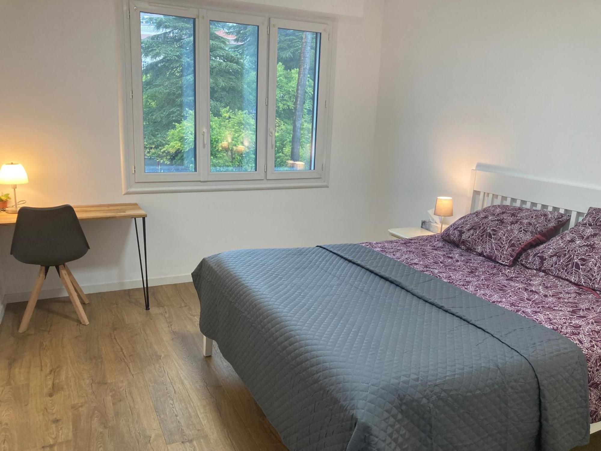 Access, Private In Shared 3-bedroom Apartment, Private Bathroom, Living With Sea View Parentale Salle De Bain Privee Acces Plages & Vue Du Salon Dans Partage * Cannes
